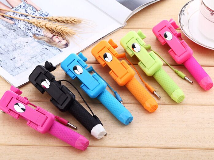 Displayed Image Telescopic Wired Selfie Stick